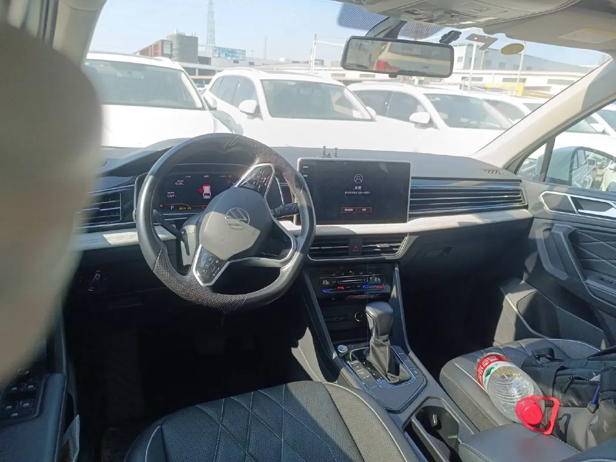 2023 Volkswagen Tiguan L 1.5T 160HP L4 7DCT,autocango,china used car exporter,china ev exporter,chinese used car exporter,chinese used ev exporter