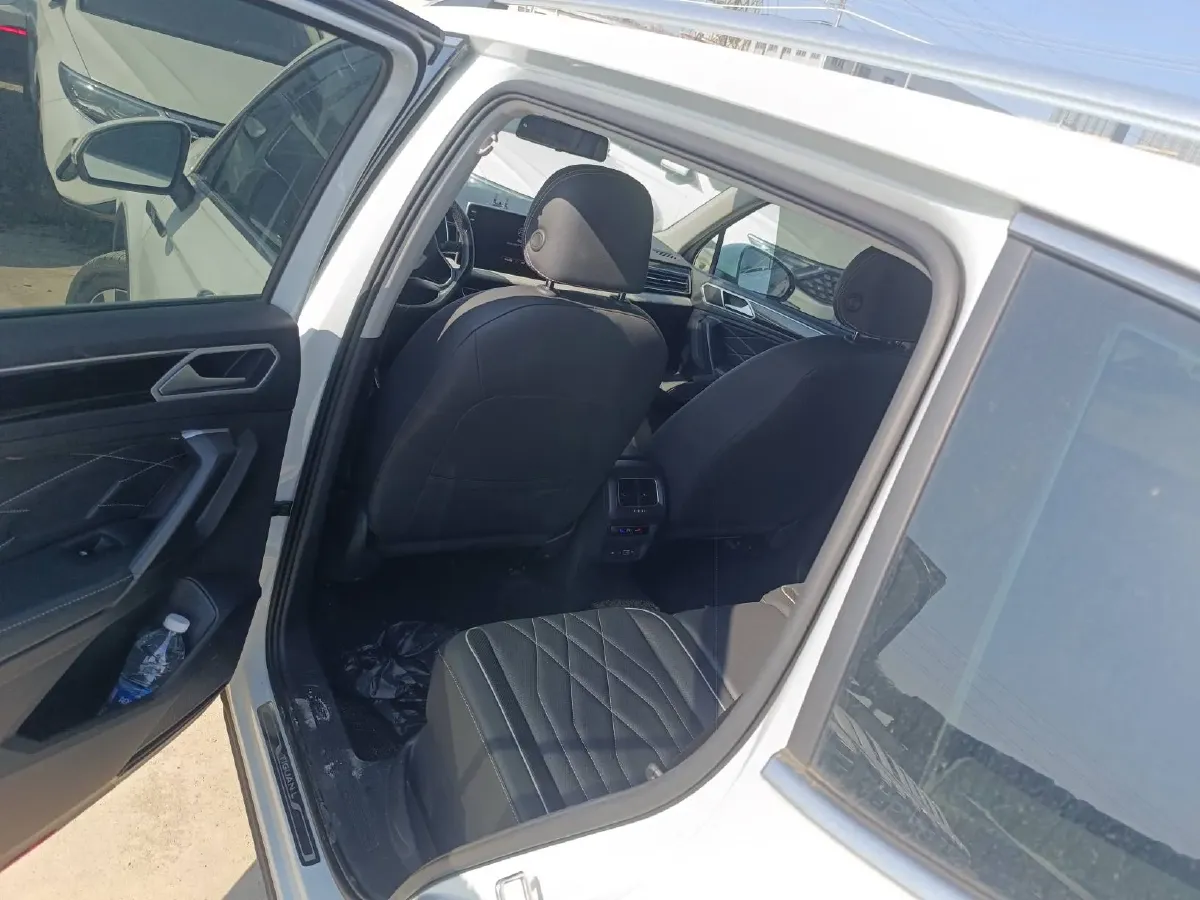 2023 Volkswagen Tiguan L 1.5T 160HP L4 7DCT,autocango,china used car exporter,china ev exporter,chinese used car exporter,chinese used ev exporter