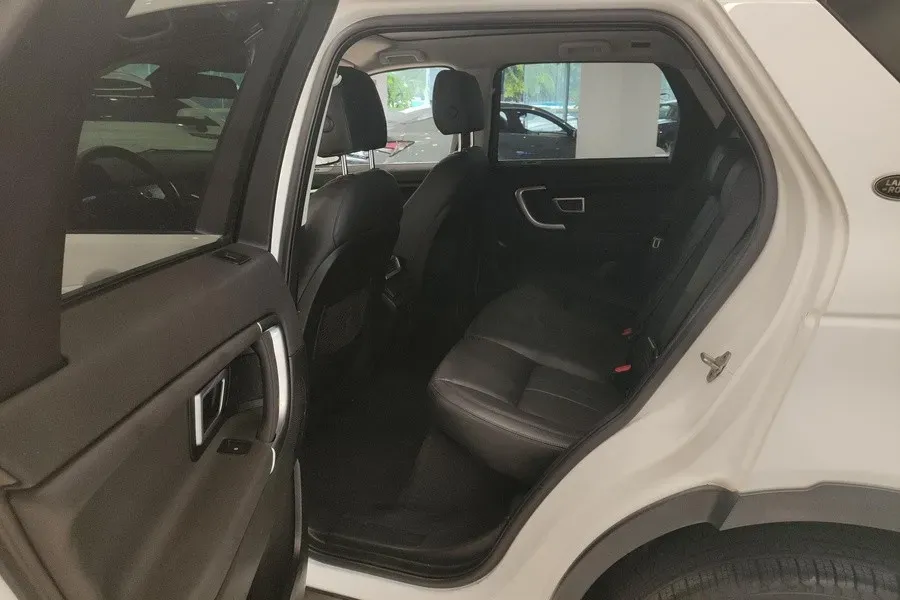 2018 Land Rover Discovery Sport 2.0T 241HP L4 9AT,autocango,china used car exporter,china ev exporter,chinese used car exporter,chinese used ev exporter