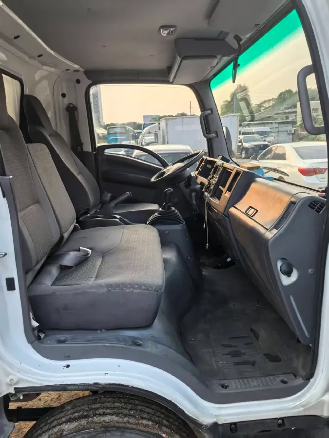 2019 MAXUS XinTu V80 2.5T 136HP L4 6MT,autocango,china used car exporter,china ev exporter,chinese used car exporter,chinese used ev exporter