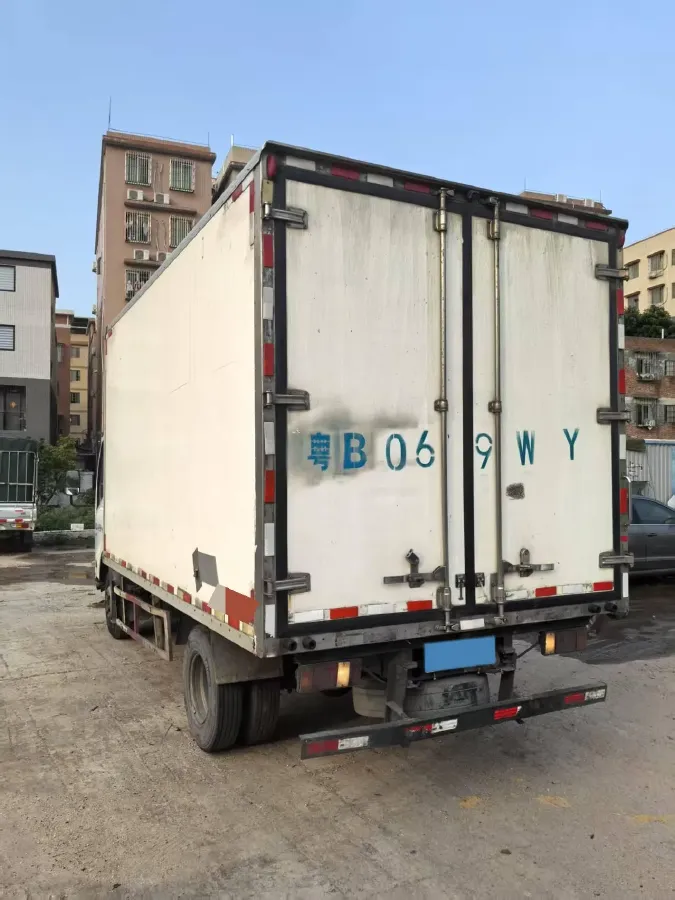 2019 MAXUS XinTu V80 2.5T 136HP L4 6MT,autocango,china used car exporter,china ev exporter,chinese used car exporter,chinese used ev exporter