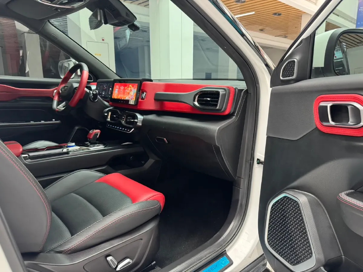 2021 Geely ICON 1.5T 177HP L3 7DCT,autocango,china used car exporter,china ev exporter,chinese used car exporter,chinese used ev exporter