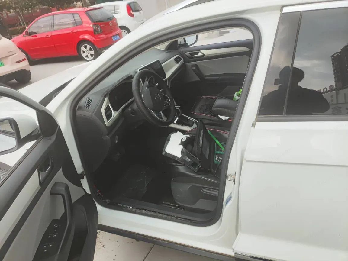 2023 Volkswagen T-Roc 1.4T 150HP L4 7DCT,autocango,china used car exporter,china ev exporter,chinese used car exporter,chinese used ev exporter