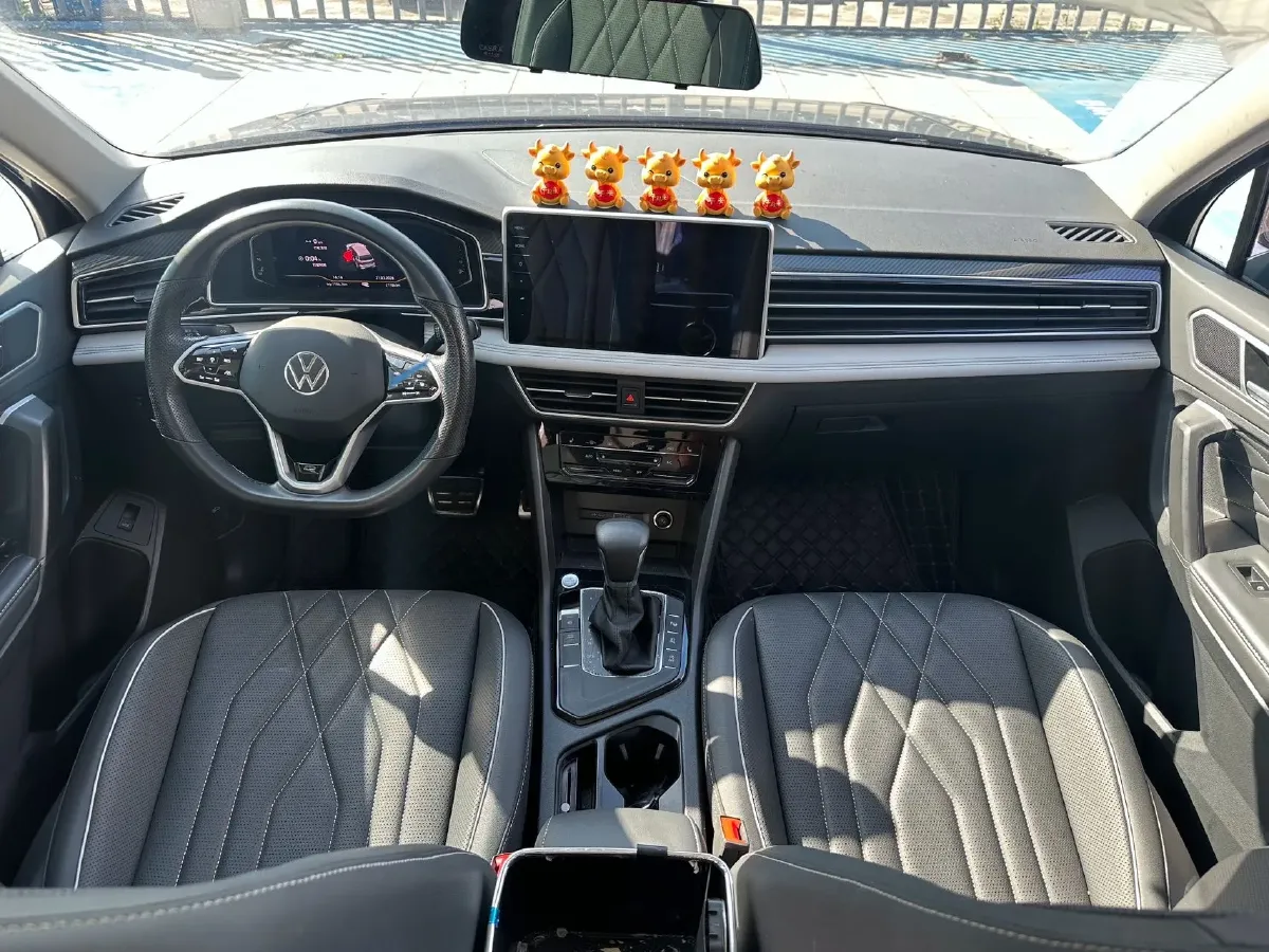 2023 Volkswagen Tiguan L 2.0T 186HP L4 7DCT,autocango,china used car exporter,china ev exporter,chinese used car exporter,chinese used ev exporter