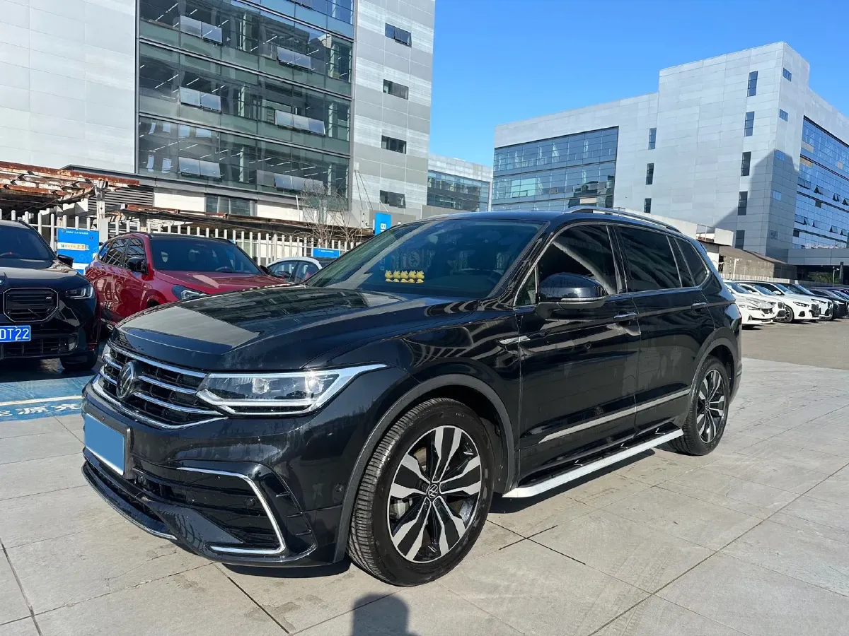 2023 Volkswagen Tiguan L 2.0T 186HP L4 7DCT,autocango,china used car exporter,china ev exporter,chinese used car exporter,chinese used ev exporter
