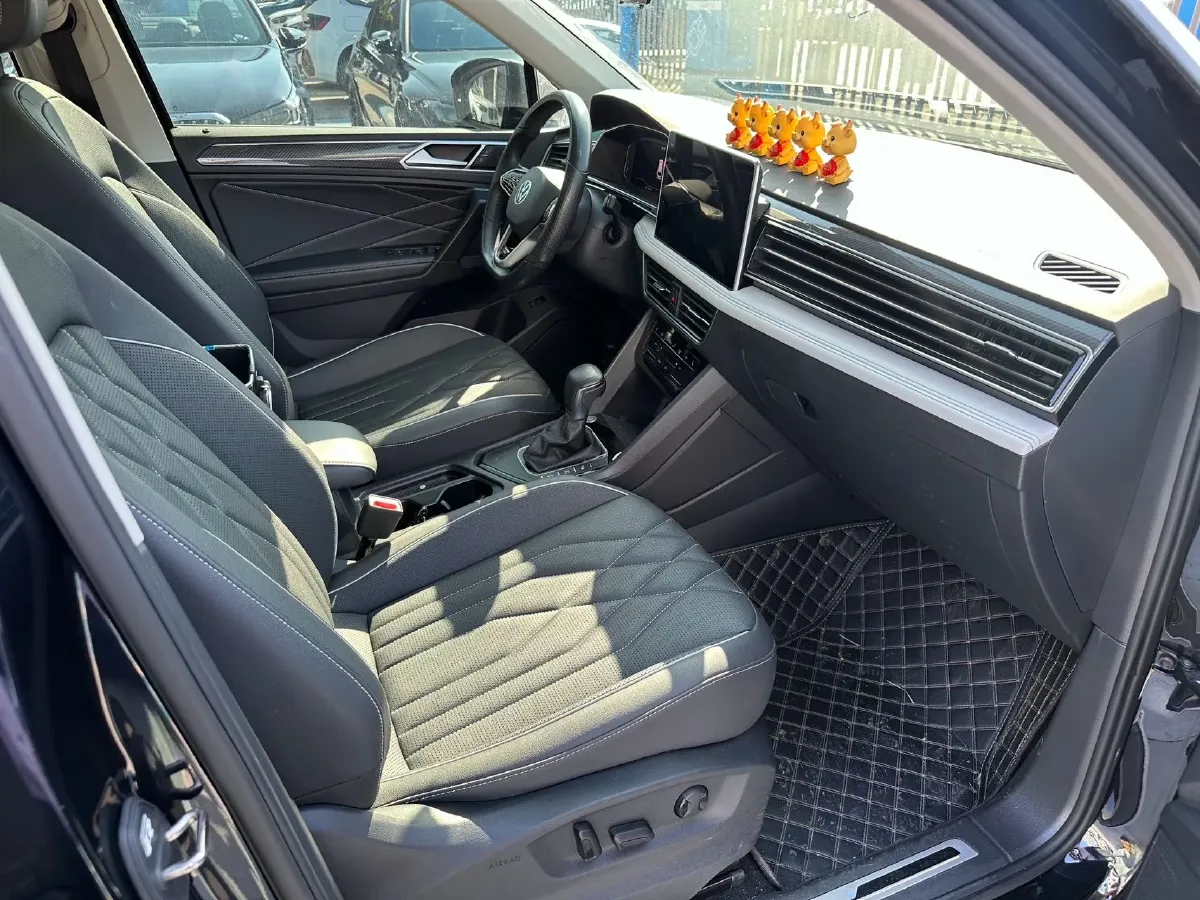 2023 Volkswagen Tiguan L 2.0T 186HP L4 7DCT,autocango,china used car exporter,china ev exporter,chinese used car exporter,chinese used ev exporter