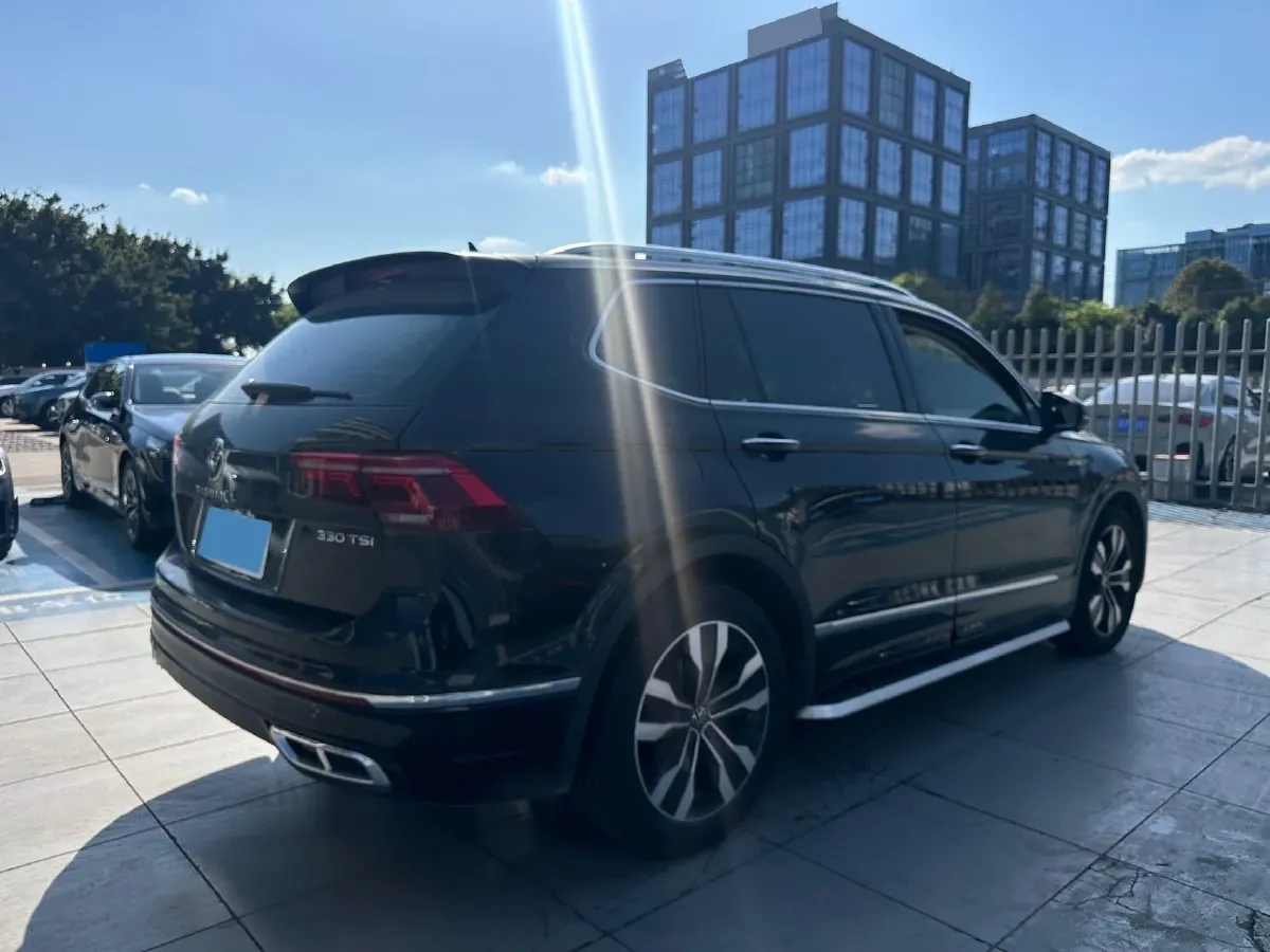 2023 Volkswagen Tiguan L 2.0T 186HP L4 7DCT,autocango,china used car exporter,china ev exporter,chinese used car exporter,chinese used ev exporter