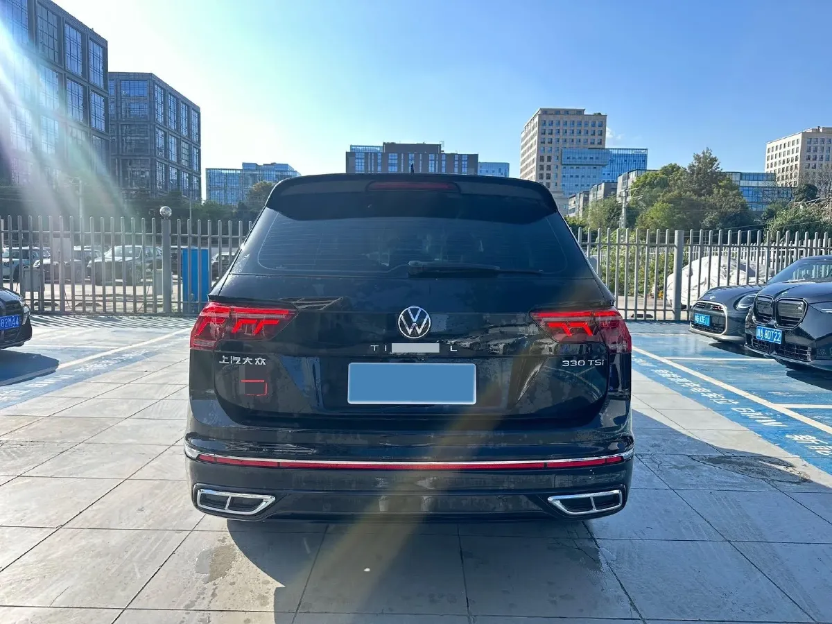 2023 Volkswagen Tiguan L 2.0T 186HP L4 7DCT,autocango,china used car exporter,china ev exporter,chinese used car exporter,chinese used ev exporter