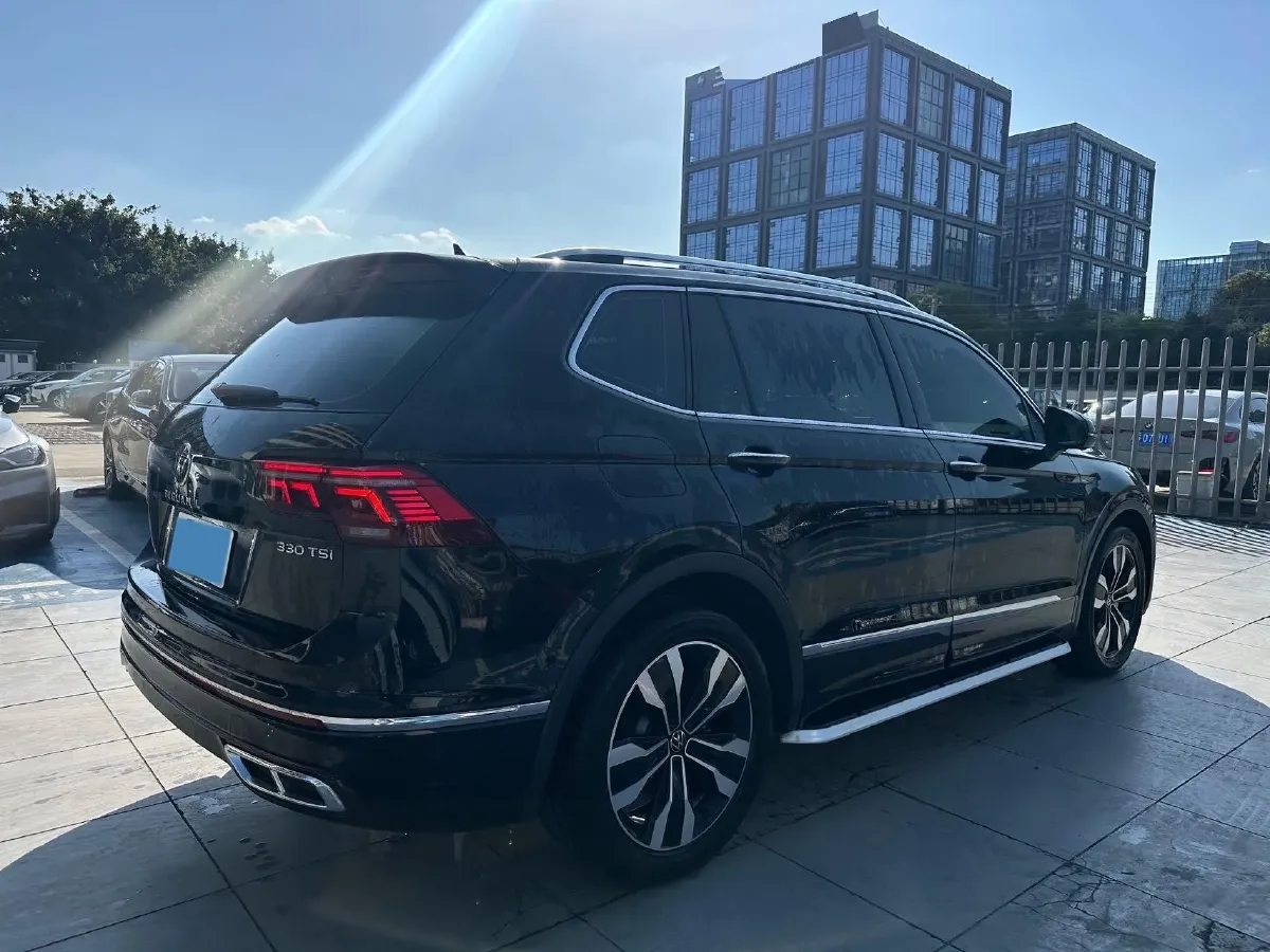 2023 Volkswagen Tiguan L 2.0T 186HP L4 7DCT,autocango,china used car exporter,china ev exporter,chinese used car exporter,chinese used ev exporter