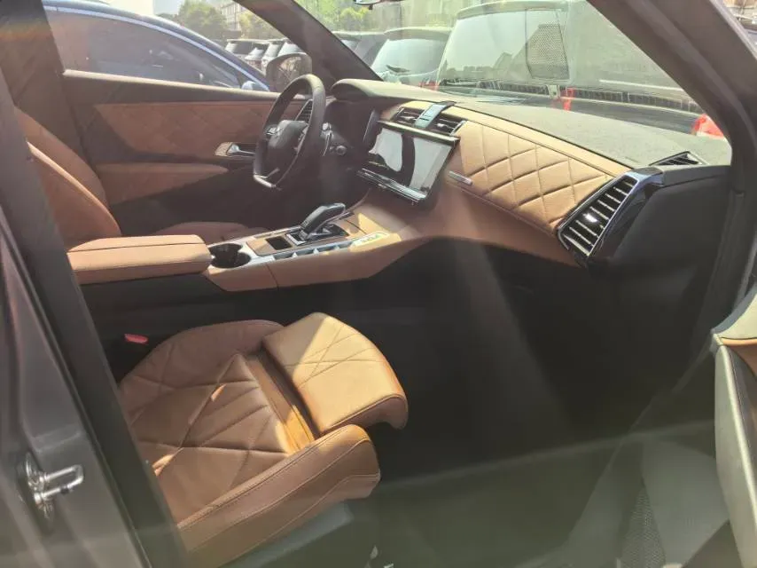 2020 DS 7 1.6T 180HP L4 8AT,autocango,china used car exporter,china ev exporter,chinese used car exporter,chinese used ev exporter