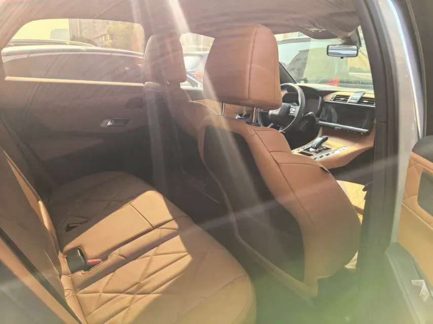 2020 DS 7 1.6T 180HP L4 8AT,autocango,china used car exporter,china ev exporter,chinese used car exporter,chinese used ev exporter