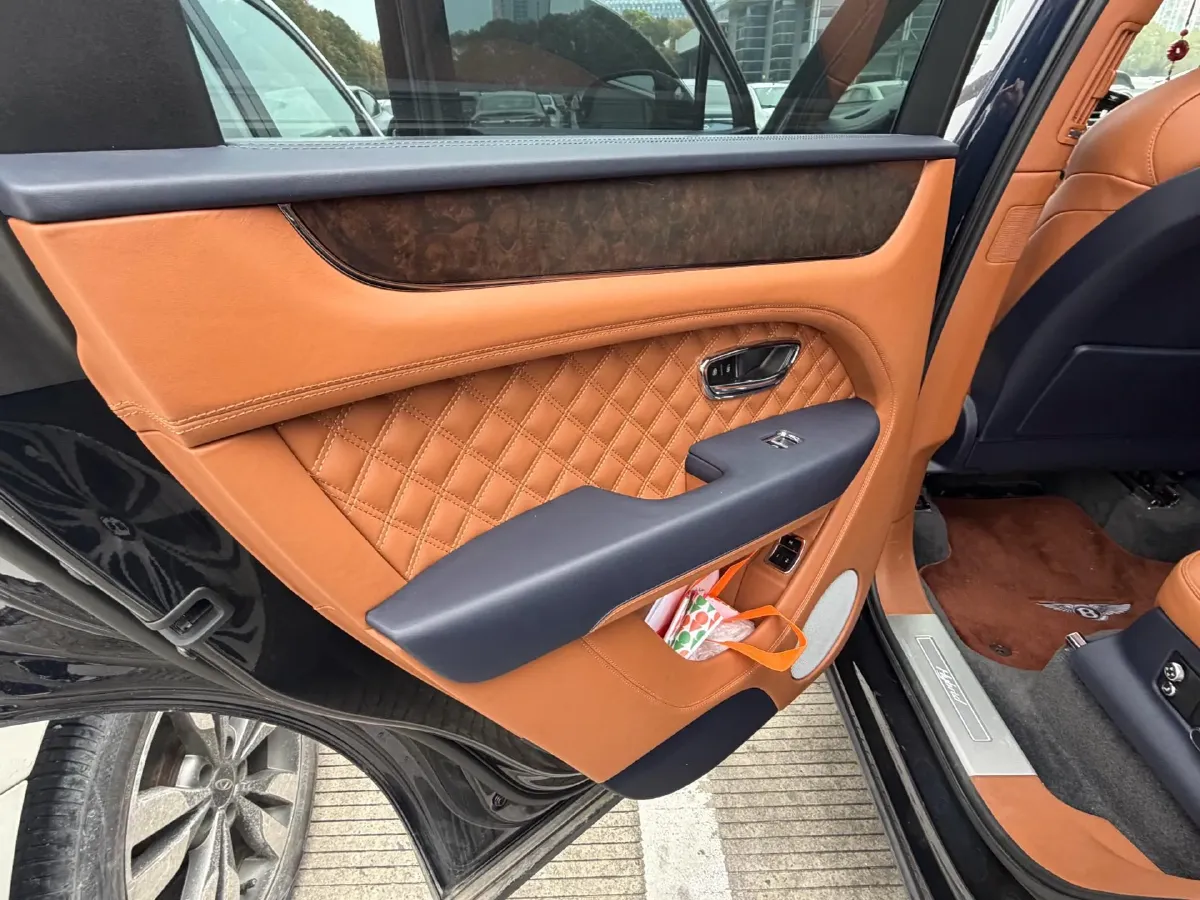 2021 Bentley Bentayga 3.0T 340HP V6 8AT PHEV 17.3KWH,autocango,china used car exporter,china ev exporter,chinese used car exporter,chinese used ev exporter