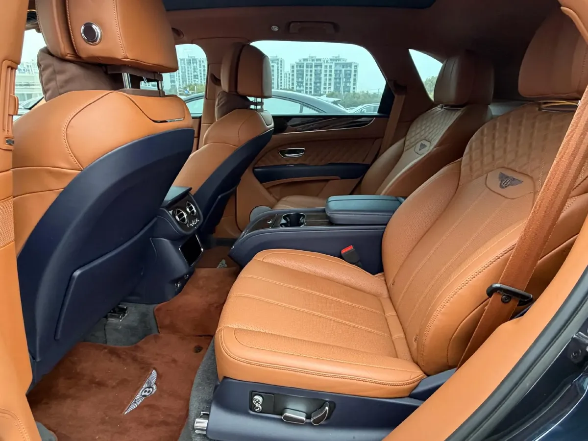 2021 Bentley Bentayga 3.0T 340HP V6 8AT PHEV 17.3KWH,autocango,china used car exporter,china ev exporter,chinese used car exporter,chinese used ev exporter