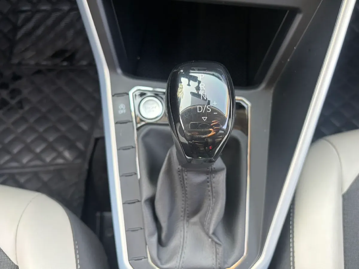 2023 Volkswagen Polo 1.5L 113HP L4 6AT,autocango,china used car exporter,china ev exporter,chinese used car exporter,chinese used ev exporter