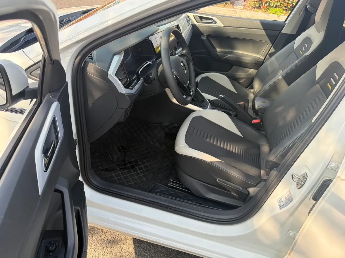 2023 Volkswagen Polo 1.5L 113HP L4 6AT,autocango,china used car exporter,china ev exporter,chinese used car exporter,chinese used ev exporter