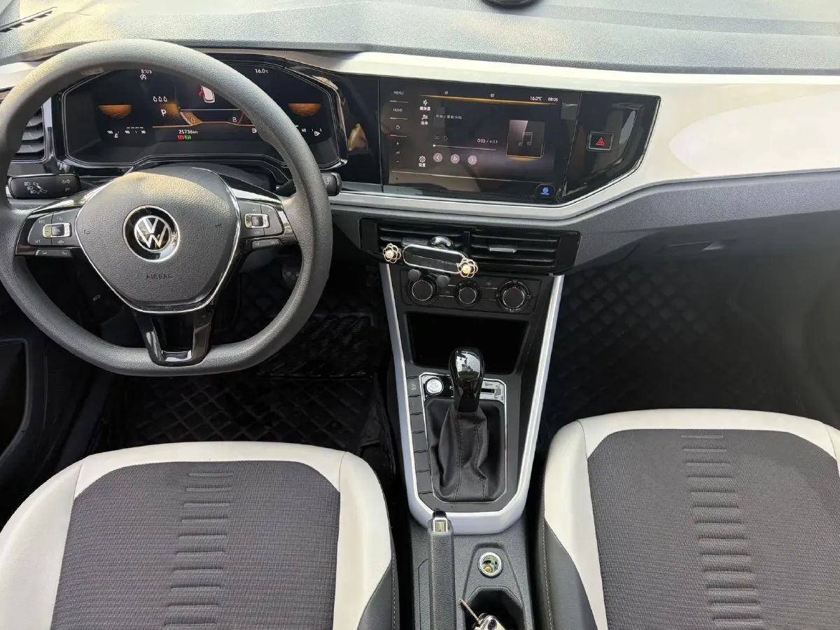 2023 Volkswagen Polo 1.5L 113HP L4 6AT,autocango,china used car exporter,china ev exporter,chinese used car exporter,chinese used ev exporter