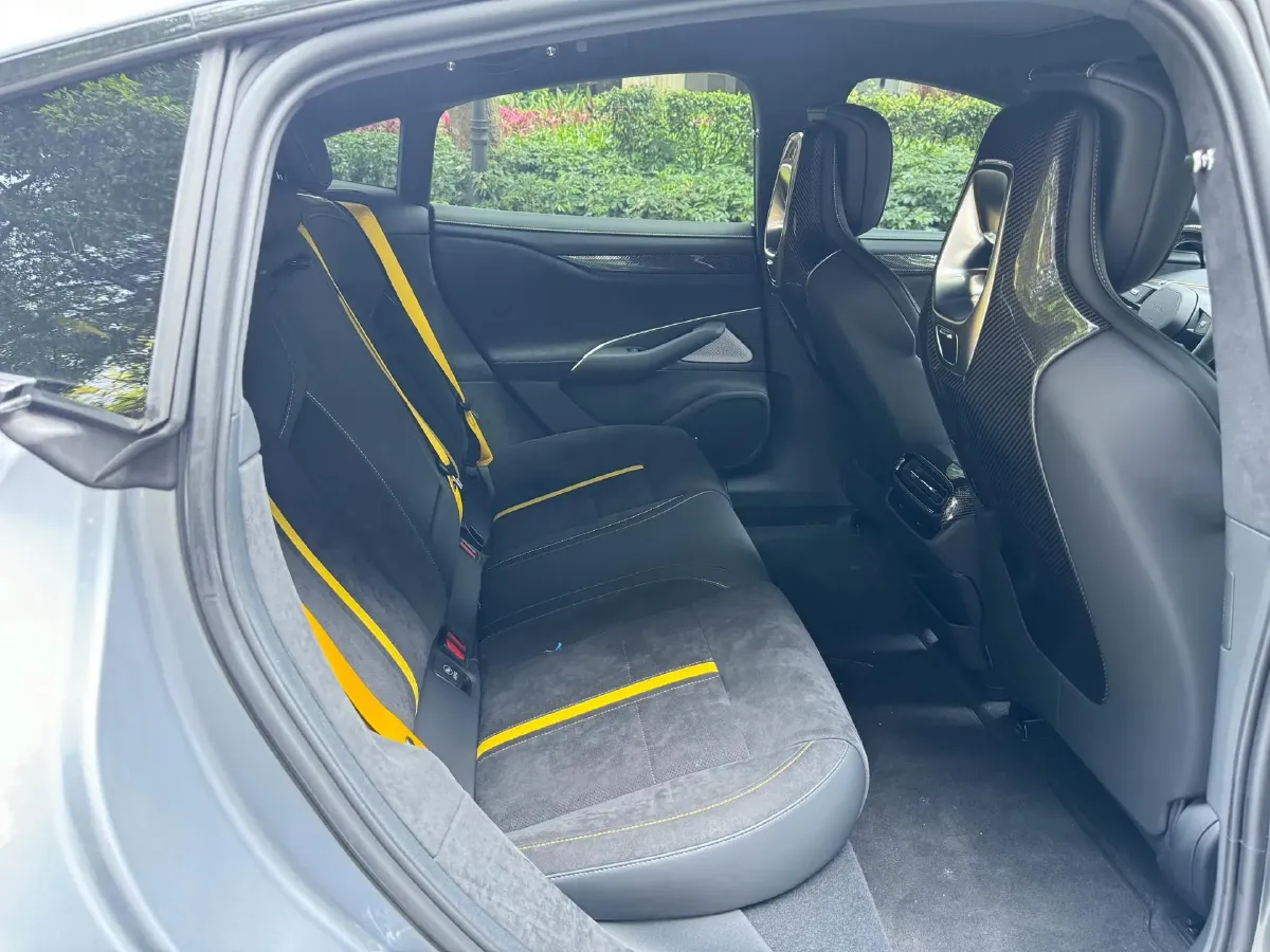 2025 MI SU7 Ultra BEV 93.7KWH,autocango,china used car exporter,china ev exporter,chinese used car exporter,chinese used ev exporter