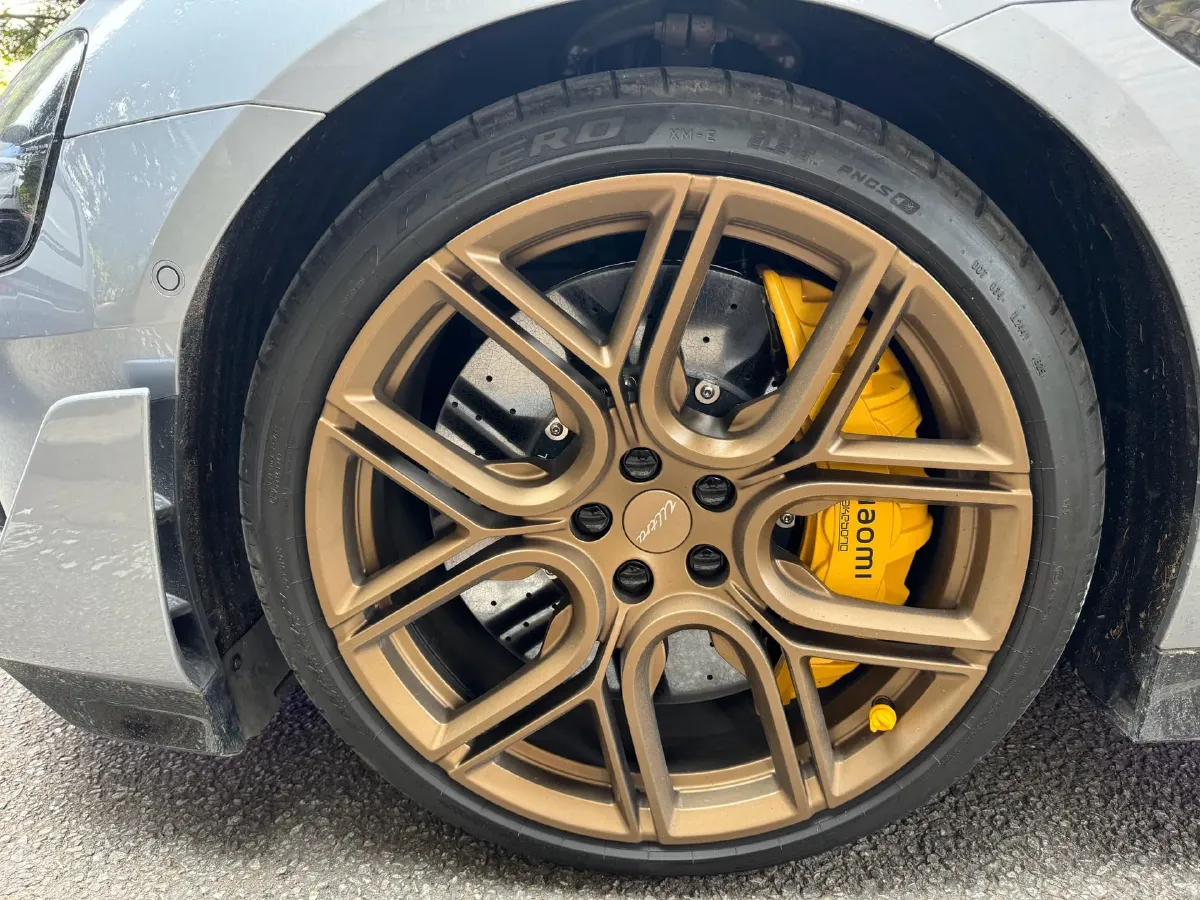 2025 MI SU7 Ultra BEV 93.7KWH,autocango,china used car exporter,china ev exporter,chinese used car exporter,chinese used ev exporter