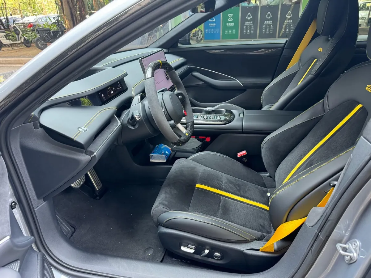 2025 MI SU7 Ultra BEV 93.7KWH,autocango,china used car exporter,china ev exporter,chinese used car exporter,chinese used ev exporter