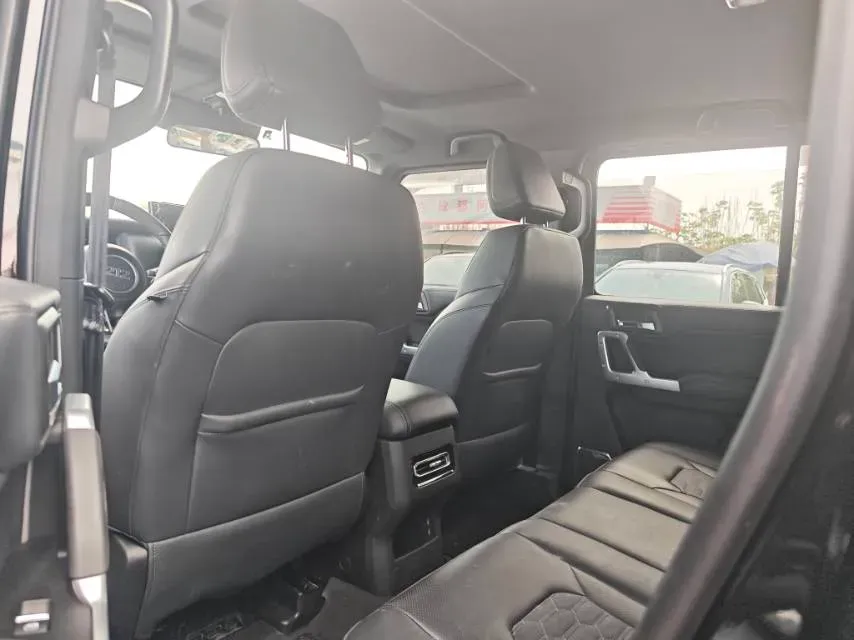 2024 212 212 T01 2.0T 252HP L4 8AT,autocango,china used car exporter,china ev exporter,chinese used car exporter,chinese used ev exporter