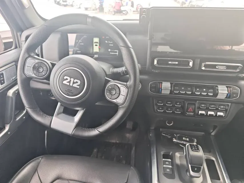 2024 212 212 T01 2.0T 252HP L4 8AT,autocango,china used car exporter,china ev exporter,chinese used car exporter,chinese used ev exporter