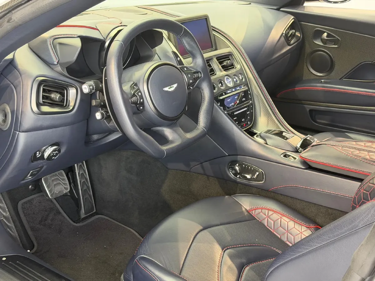 2019 Aston Martin DBS 5.2T 725HP V12 8AT,autocango,china used car exporter,china ev exporter,chinese used car exporter,chinese used ev exporter