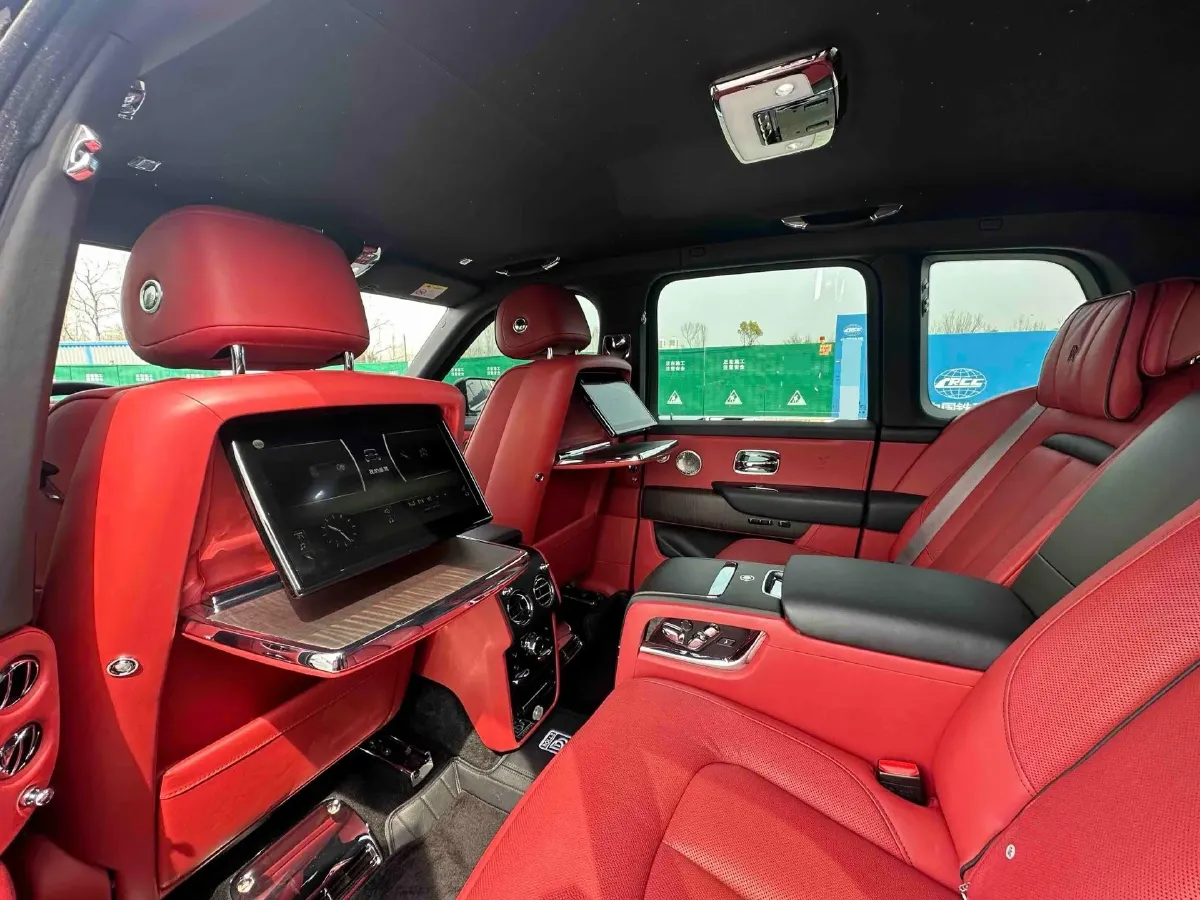 2018 Rolls-Royce Cullinan 6.7T 571HP V12 8AT,autocango,china used car exporter,china ev exporter,chinese used car exporter,chinese used ev exporter