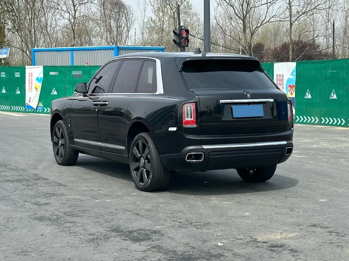 2018 Rolls-Royce Cullinan 6.7T 571HP V12 8AT,autocango,china used car exporter,china ev exporter,chinese used car exporter,chinese used ev exporter