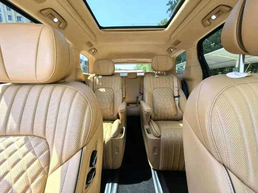 2024 Voyah Dream 1.5T 150HP L4 PHEV 43KWH,autocango,china used car exporter,china ev exporter,chinese used car exporter,chinese used ev exporter