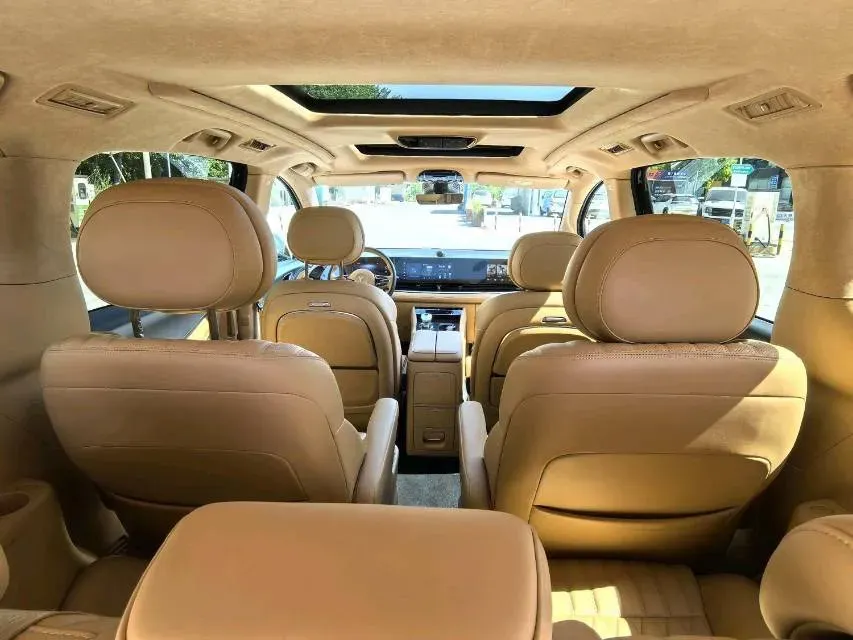 2024 Voyah Dream 1.5T 150HP L4 PHEV 43KWH,autocango,china used car exporter,china ev exporter,chinese used car exporter,chinese used ev exporter