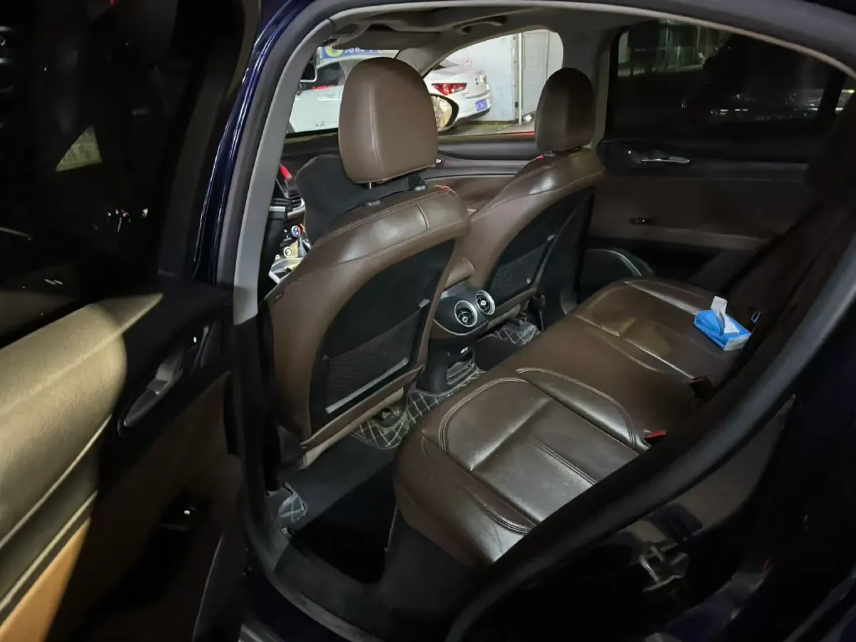 2017 Jaguar XE 2.0T 240HP L4 8AT,autocango,china used car exporter,china ev exporter,chinese used car exporter,chinese used ev exporter