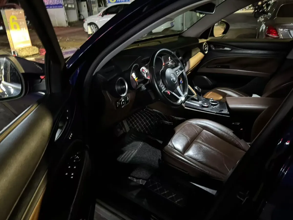 2017 Jaguar XE 2.0T 240HP L4 8AT,autocango,china used car exporter,china ev exporter,chinese used car exporter,chinese used ev exporter