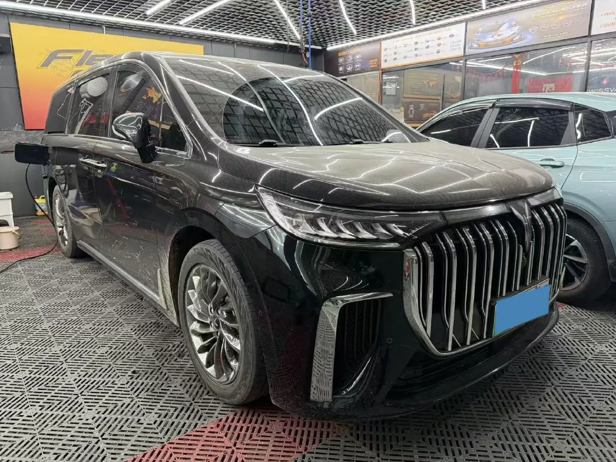 2022 Voyah Dream 1.5T 136HP L4 PHEV 25.57KWH,autocango,china used car exporter,china ev exporter,chinese used car exporter,chinese used ev exporter