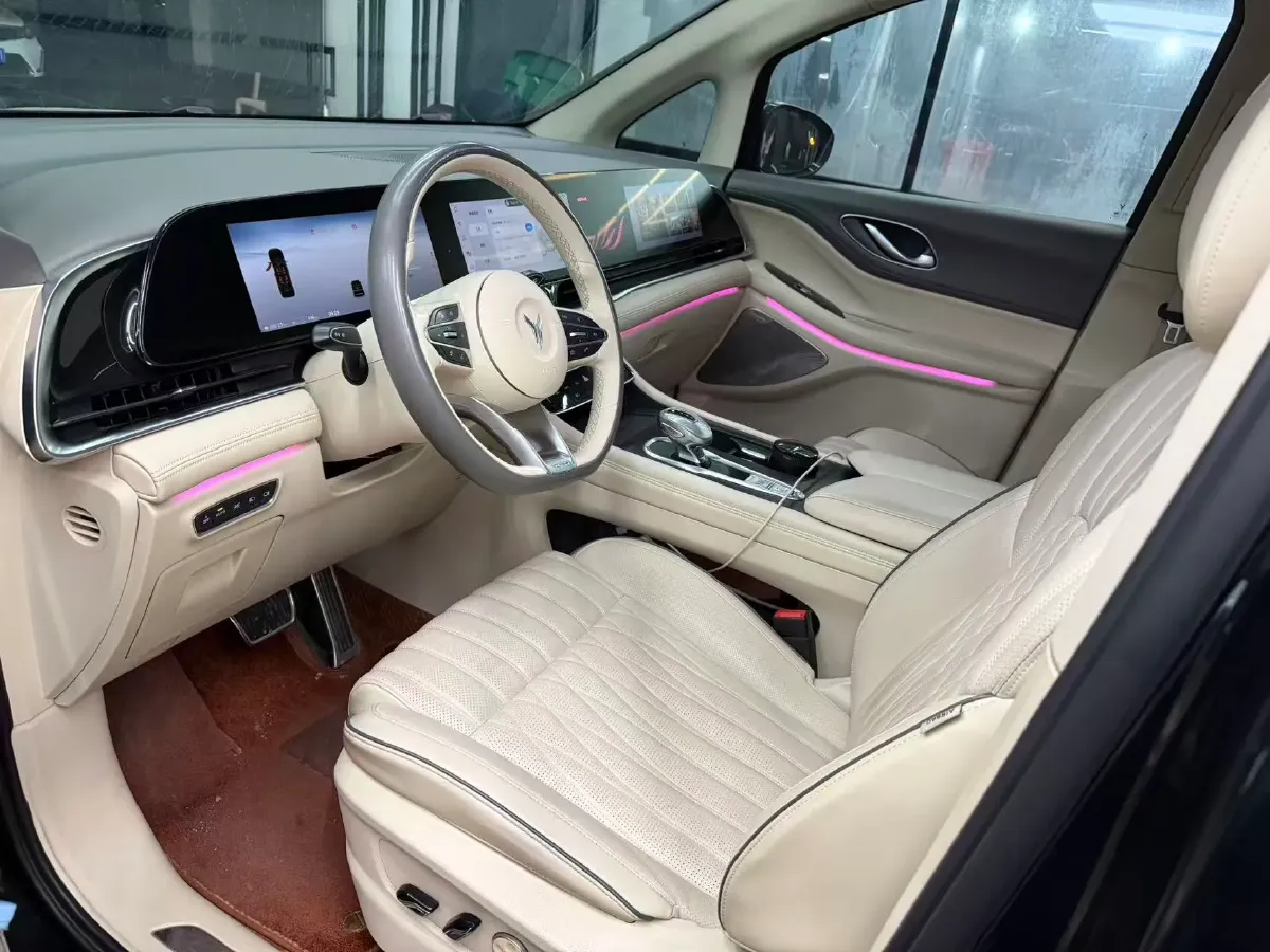 2022 Voyah Dream 1.5T 136HP L4 PHEV 25.57KWH,autocango,china used car exporter,china ev exporter,chinese used car exporter,chinese used ev exporter