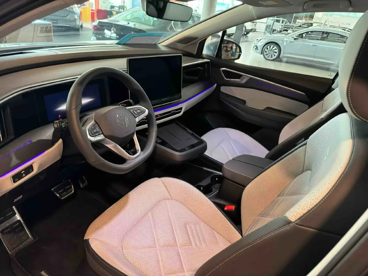 2021 Volkswagen Talagon 2.0T 186HP L4 7DCT,autocango,china used car exporter,china ev exporter,chinese used car exporter,chinese used ev exporter