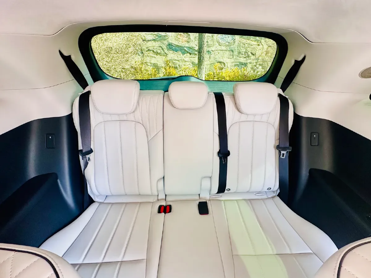 2025 Voyah Dream 1.5T 150HP L4 PHEV 41.7KWH,autocango,china used car exporter,china ev exporter,chinese used car exporter,chinese used ev exporter