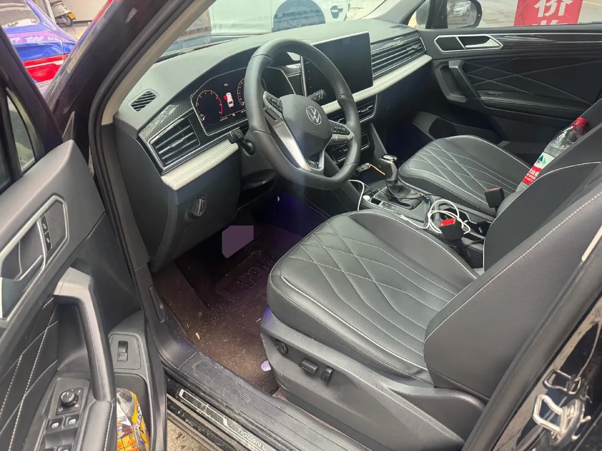 2024 Volkswagen Tiguan L 2.0T 186HP L4 7DCT,autocango,china used car exporter,china ev exporter,chinese used car exporter,chinese used ev exporter