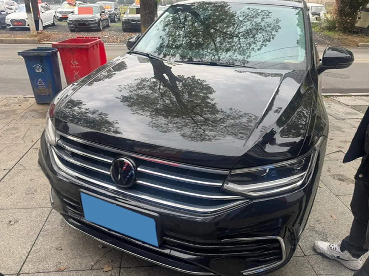 2024 Volkswagen Tiguan L 2.0T 186HP L4 7DCT,autocango,china used car exporter,china ev exporter,chinese used car exporter,chinese used ev exporter