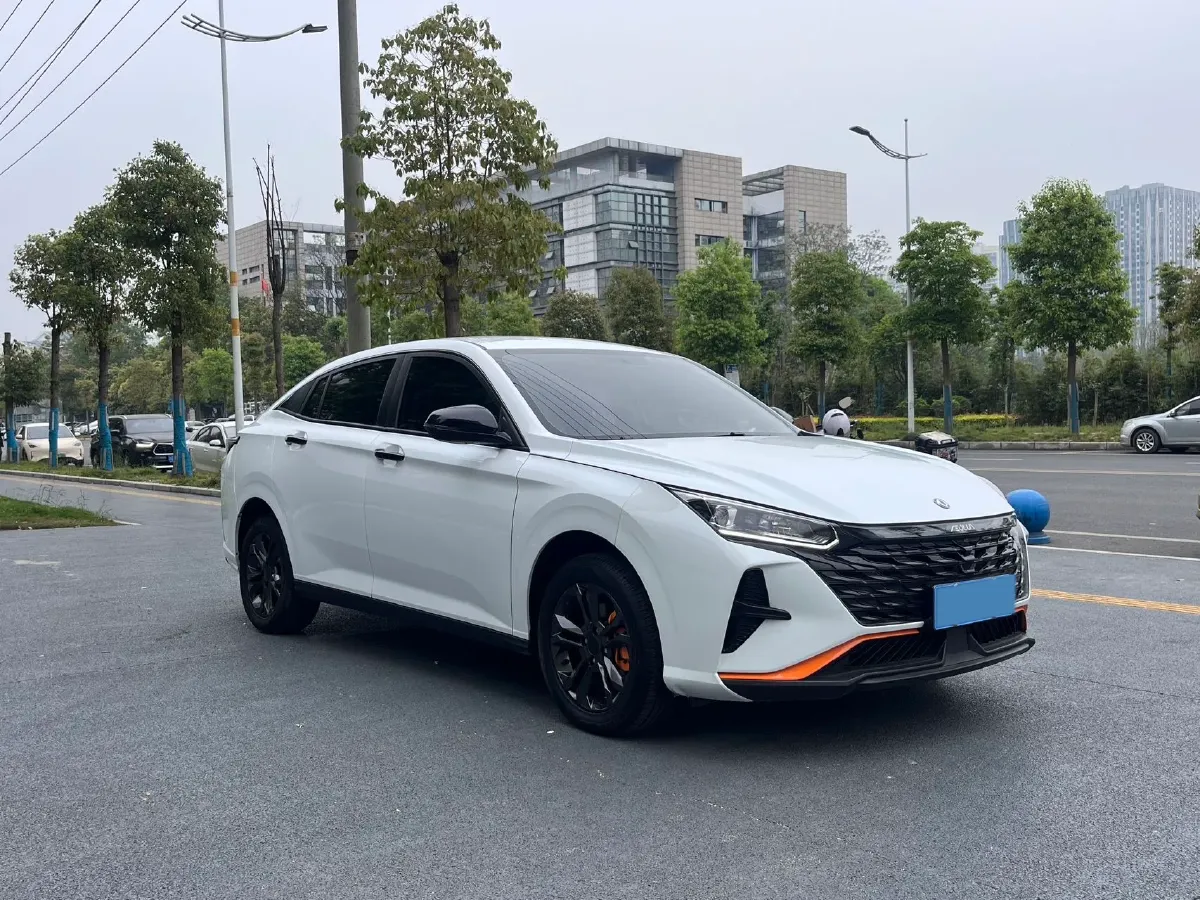 2023 DongFeng Aeolus YiXuan 1.5L 125HP L4 6DCT,autocango,china used car exporter,china ev exporter,chinese used car exporter,chinese used ev exporter