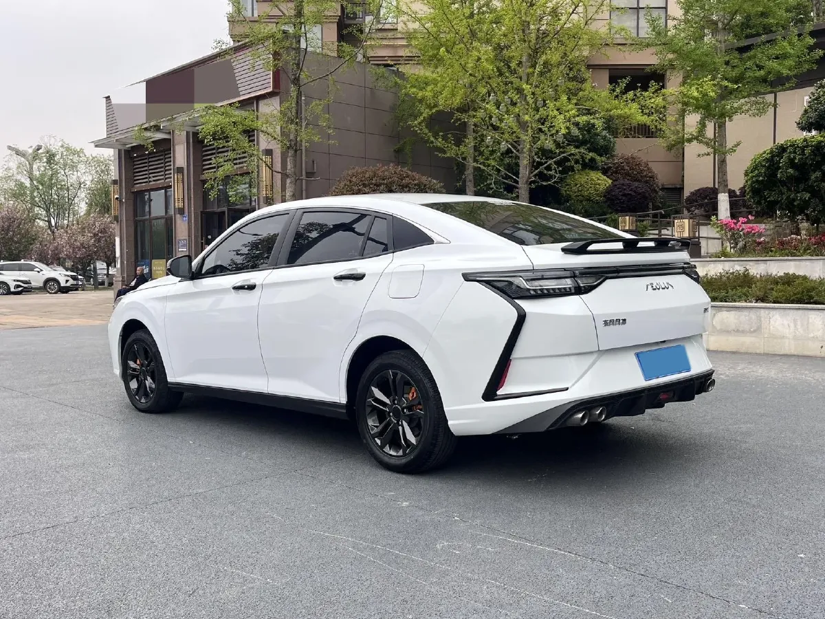 2023 DongFeng Aeolus YiXuan 1.5L 125HP L4 6DCT,autocango,china used car exporter,china ev exporter,chinese used car exporter,chinese used ev exporter