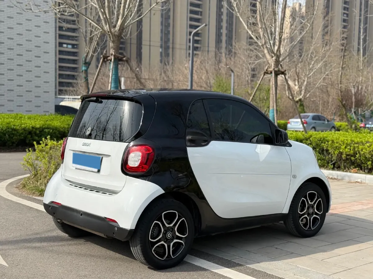 2019 Smart smart fortwo 0.9T 90HP L3 6DCT,autocango,china used car exporter,china ev exporter,chinese used car exporter,chinese used ev exporter