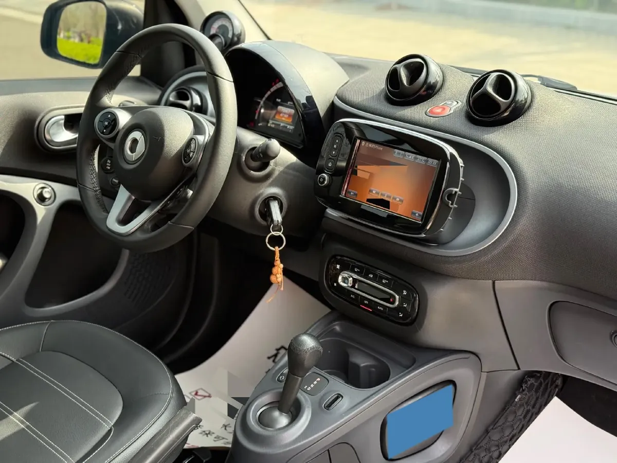 2019 Smart smart fortwo 0.9T 90HP L3 6DCT,autocango,china used car exporter,china ev exporter,chinese used car exporter,chinese used ev exporter