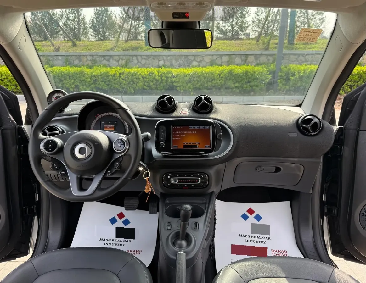 2019 Smart smart fortwo 0.9T 90HP L3 6DCT,autocango,china used car exporter,china ev exporter,chinese used car exporter,chinese used ev exporter