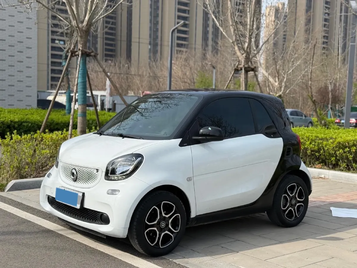 2019 Smart smart fortwo 0.9T 90HP L3 6DCT,autocango,china used car exporter,china ev exporter,chinese used car exporter,chinese used ev exporter