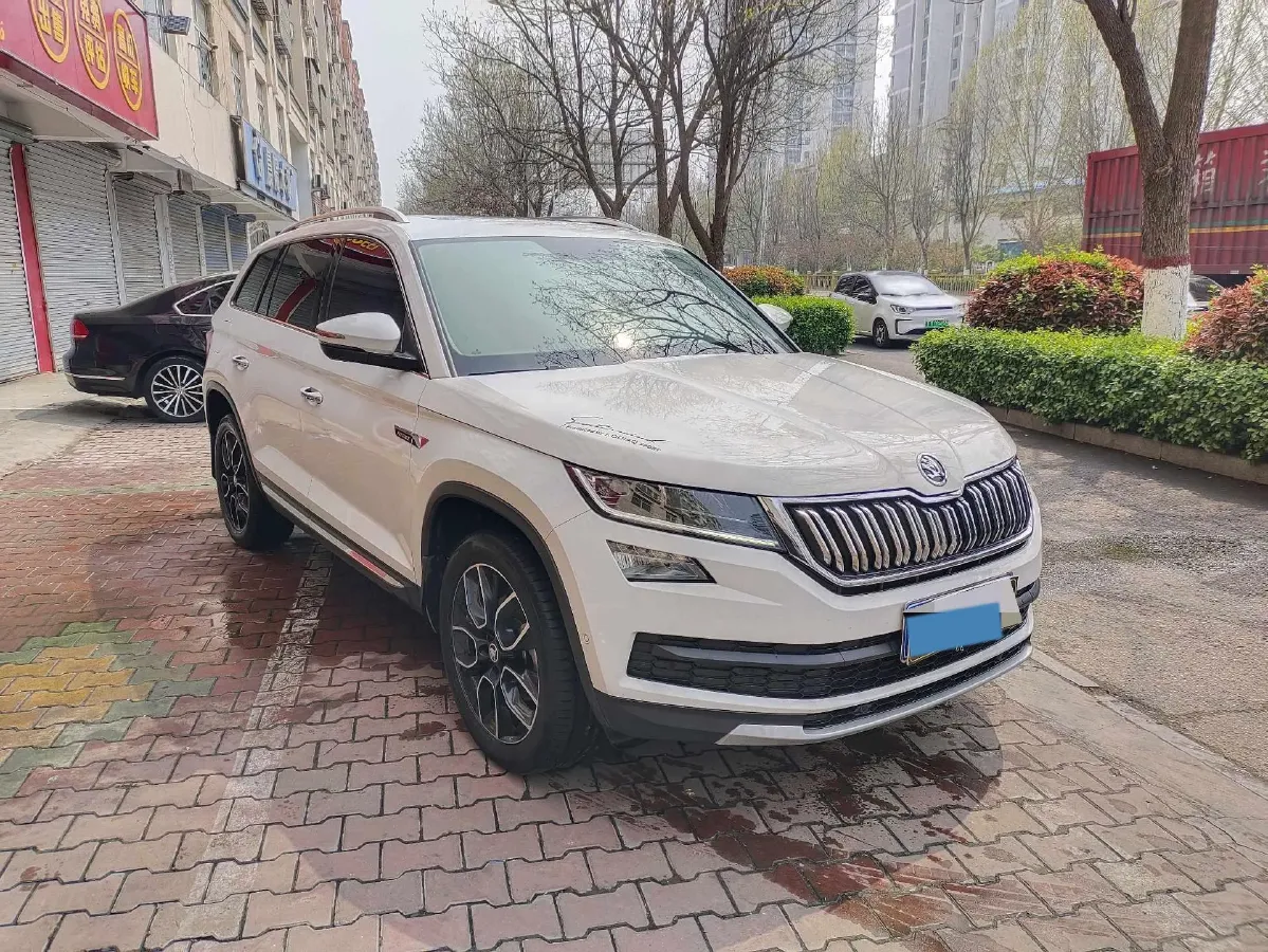 2020 Skoda Kodiak 2.0T 186HP L4 7DCT,autocango,china used car exporter,china ev exporter,chinese used car exporter,chinese used ev exporter