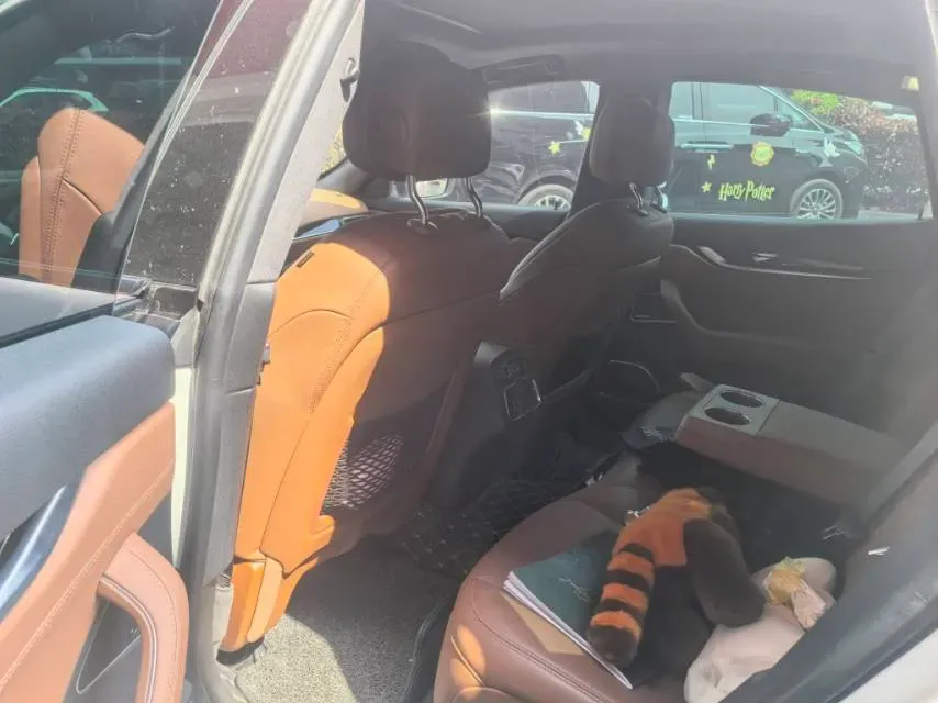 2022 Maserati Levante 2.0T 330HP L4 8AT,autocango,china used car exporter,china ev exporter,chinese used car exporter,chinese used ev exporter