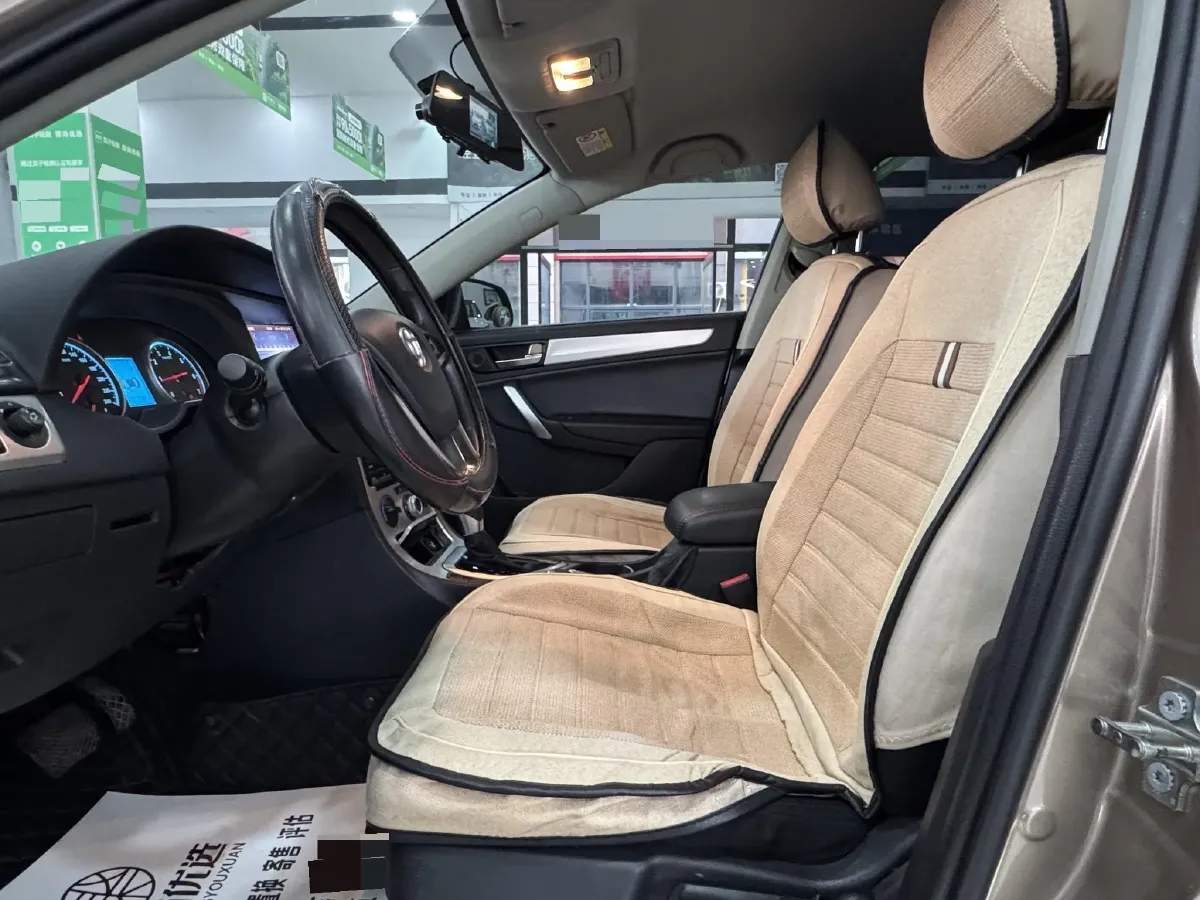 2017 Brilliance Auto H530 1.6L 118HP L4 5AT,autocango,china used car exporter,china ev exporter,chinese used car exporter,chinese used ev exporter