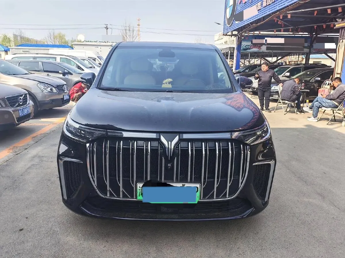 2022 Voyah Dream 1.5T 136HP L4 PHEV 25.57KWH,autocango,china used car exporter,china ev exporter,chinese used car exporter,chinese used ev exporter