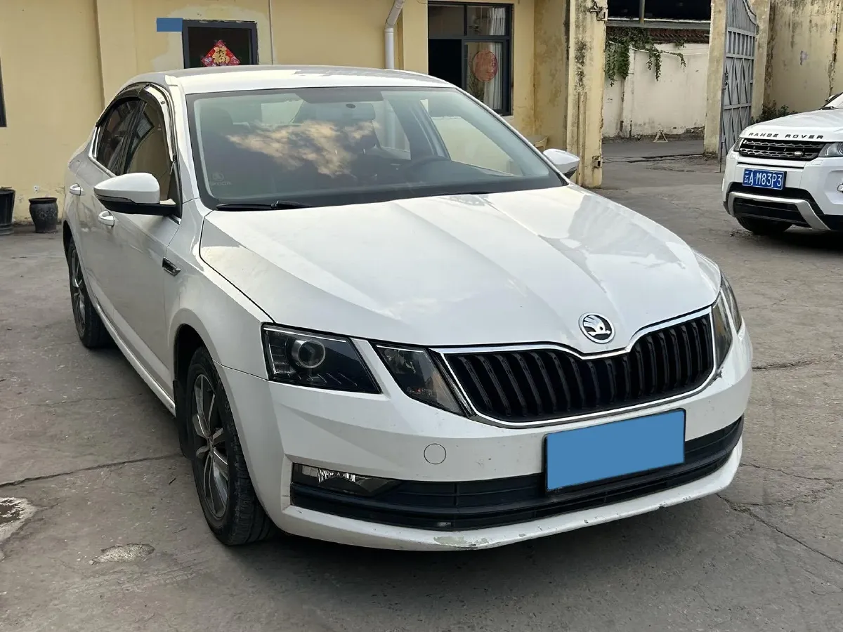 2018 Skoda Octavia 1.2T 116HP L4 7DCT,autocango,china used car exporter,china ev exporter,chinese used car exporter,chinese used ev exporter