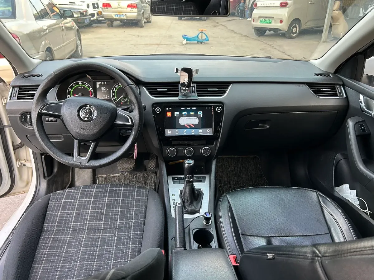 2018 Skoda Octavia 1.2T 116HP L4 7DCT,autocango,china used car exporter,china ev exporter,chinese used car exporter,chinese used ev exporter